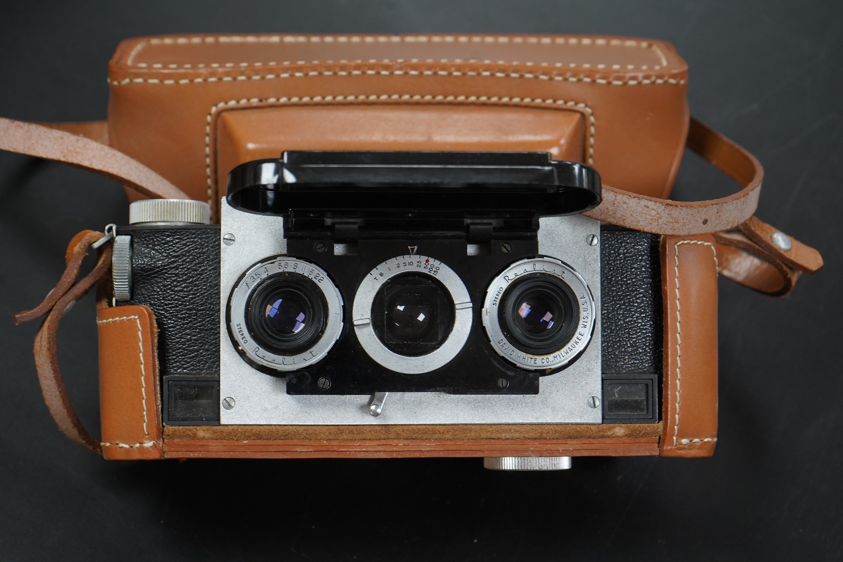 A David White 35mm stereo realist camera, F3.5 Lens, with case